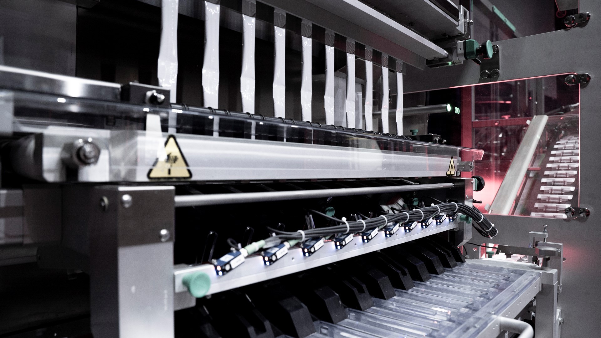 Stickpack filling line for pharmaceutical liquid products ...